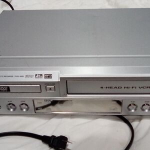 Hi-Fi Silver DVD VCR Combo Player Sanyo